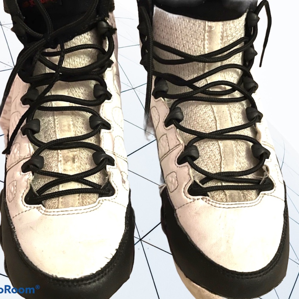 Air Jordan Retro 9 EUC 7Y